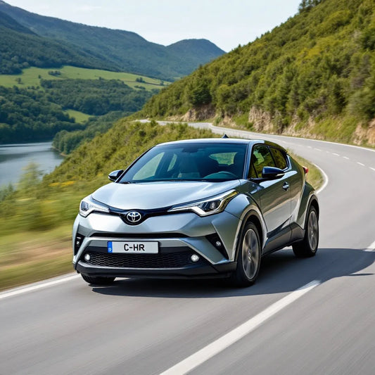 Toyota C-HR Hybride sur une route