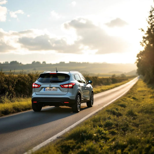 Nissan Qashqai J11 diesel 1.6 dCi garé sur route