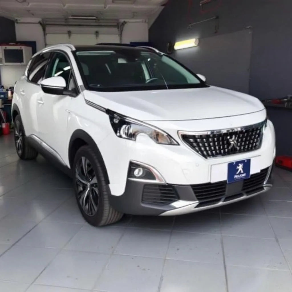 Moteur ouvert d'un Peugeot 5008 II Essence 1.6 THP