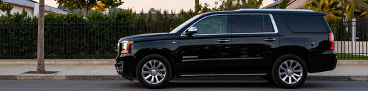 GMC Yukon Denali 2018 profil trois-quarts noir