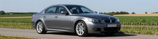 BMW Série 7 E65 Diesel 730d garée sur route