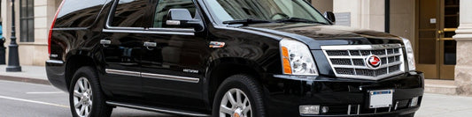 Cadillac Escalade III 2010 noir, vue 3/4 avant